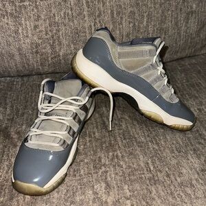 Nike Air Jordan 11 Retro Low GS Size 4.5Y Cool Grey.
